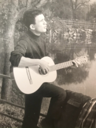 2 E LES MEVES GUITARRES I CANÇONS CUANDO EL CÍRCULO SE CIERRE Miquel Serra Ribas